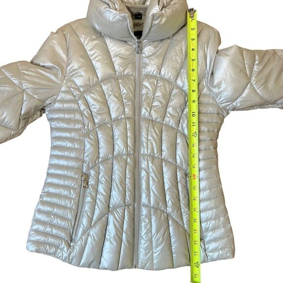 GUESS quilted pearlescent silver puffer jacket - Picture 13 of 16